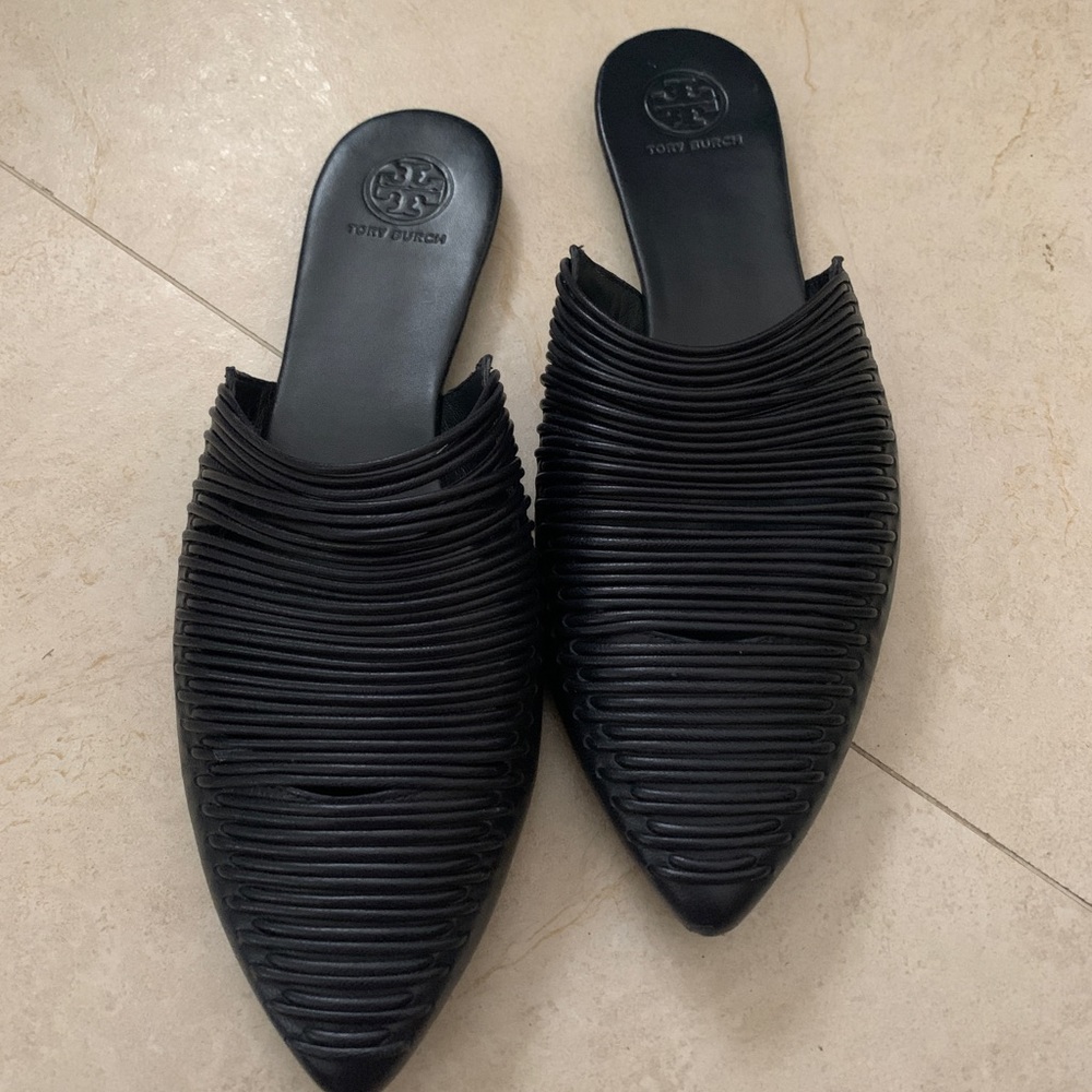 Tory Burch Women’s Black Sienna Woven Pointed Toe Flat Mule - size 8M